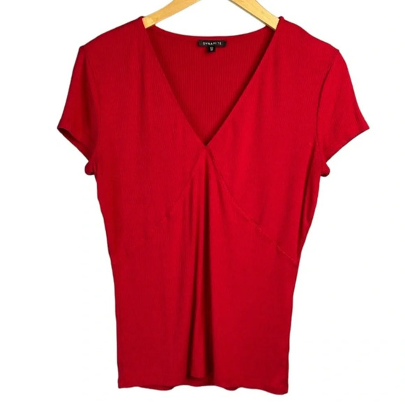 DYNAMITE Ribbed V-Neck T-Shirt Red Short Sleeve  Rayon Stretch Size L - Picture 2 of 9